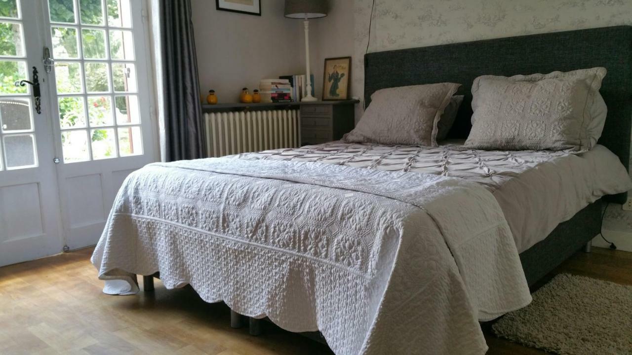 Bed & Breakfast Le Savoir Vivre Bonnes (Charente)
