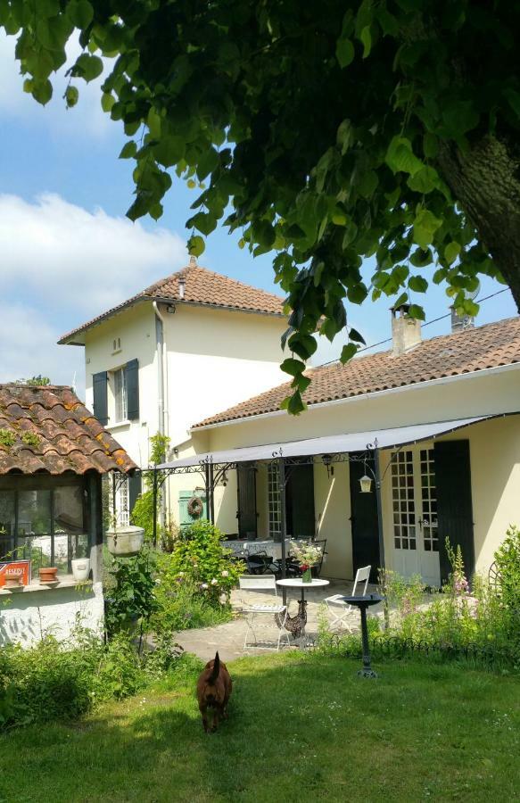 Bed & Breakfast Le Savoir Vivre Bonnes (Charente)